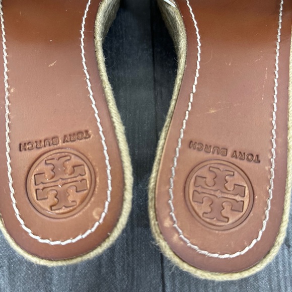 Tory Burch White Leather Thatched 65mm Platform Wedge Sandals - Picture 11 of 17